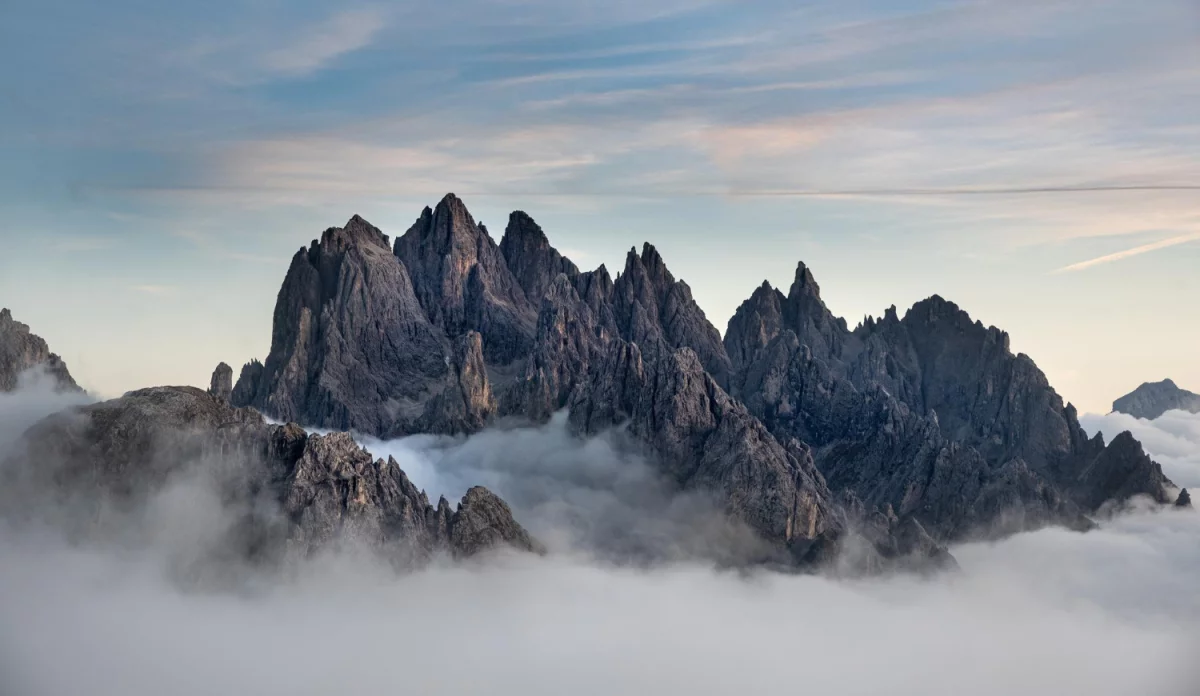 Czy można szkolić się z bhp online w niedzielę handlową?